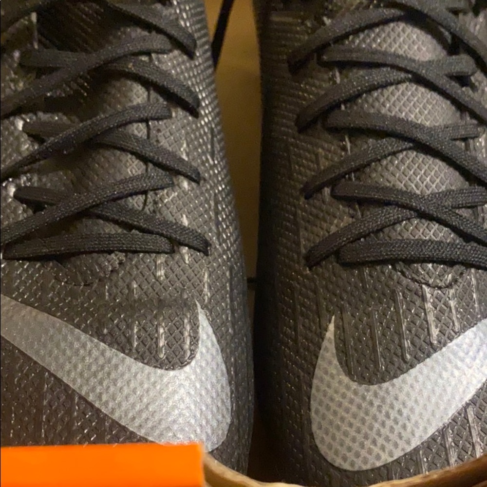 Cleats - Picture 4 of 4